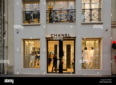 biggest Chanel store in Paris